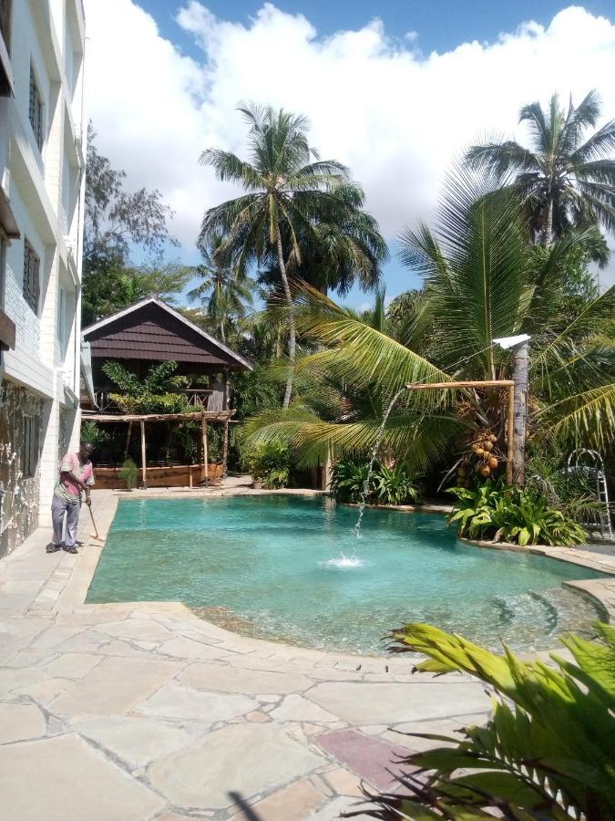 Ziwa Beach Resort Bamburi Esterno foto