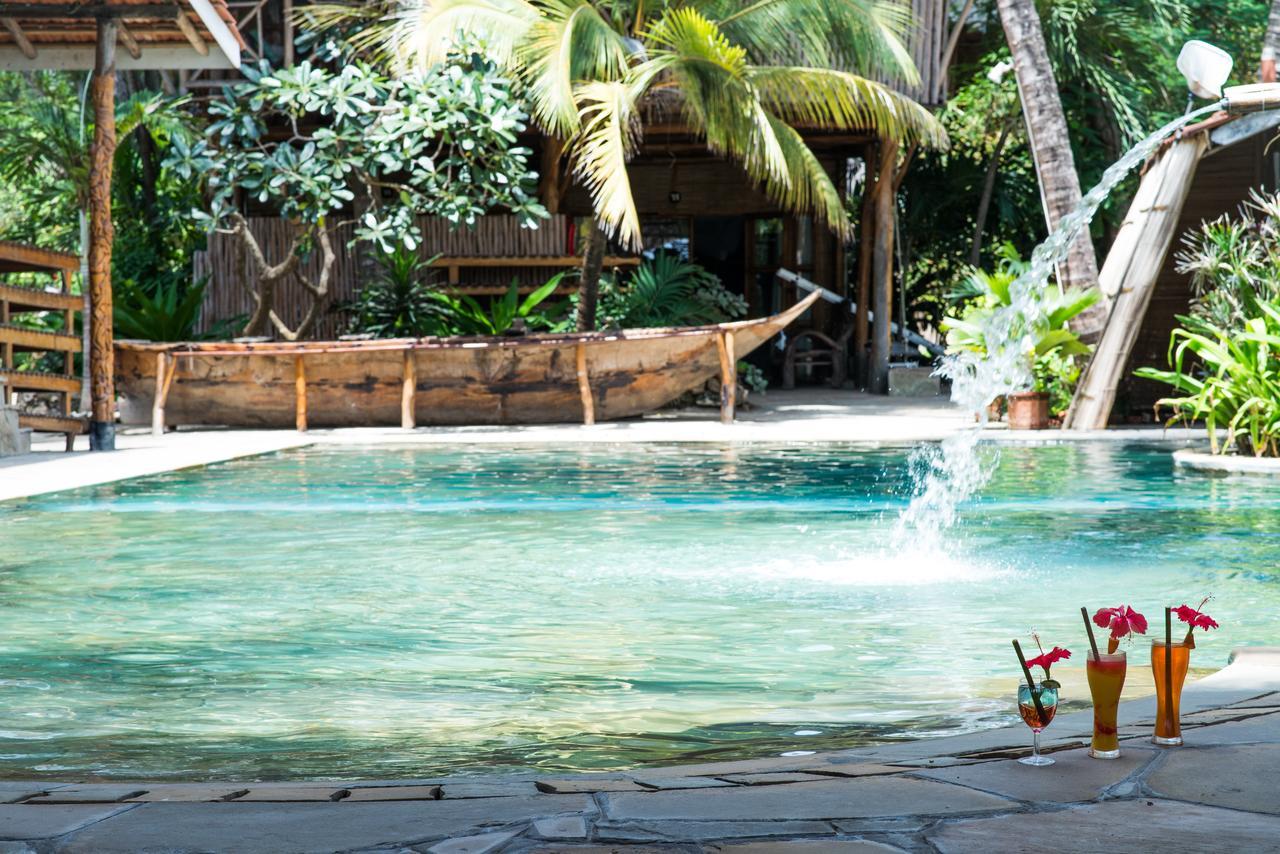 Ziwa Beach Resort Bamburi Esterno foto